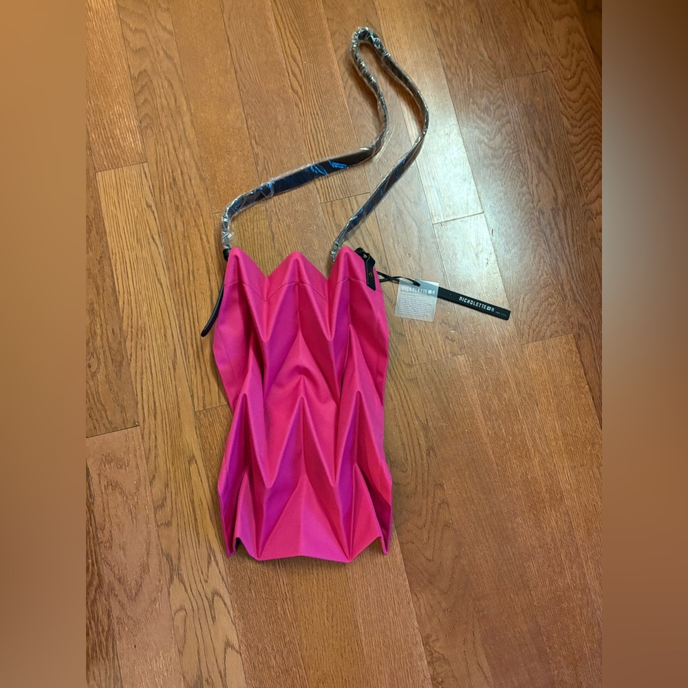 HIVE pink geometric foldable tote bag. New with tags - Picture 3 of 6